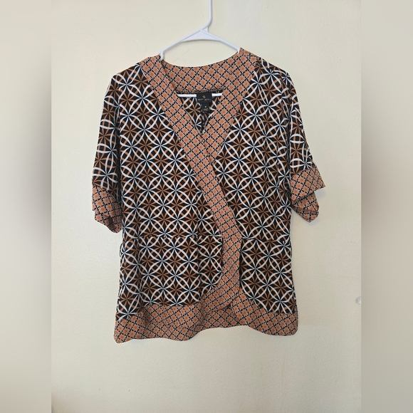Worthington Tops - Worthington Geometric Print Blouse - Black and Tan